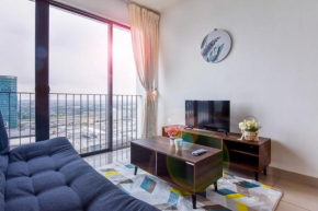 Chic Trefoil Studio Steps from Setia City Mall & SCCC